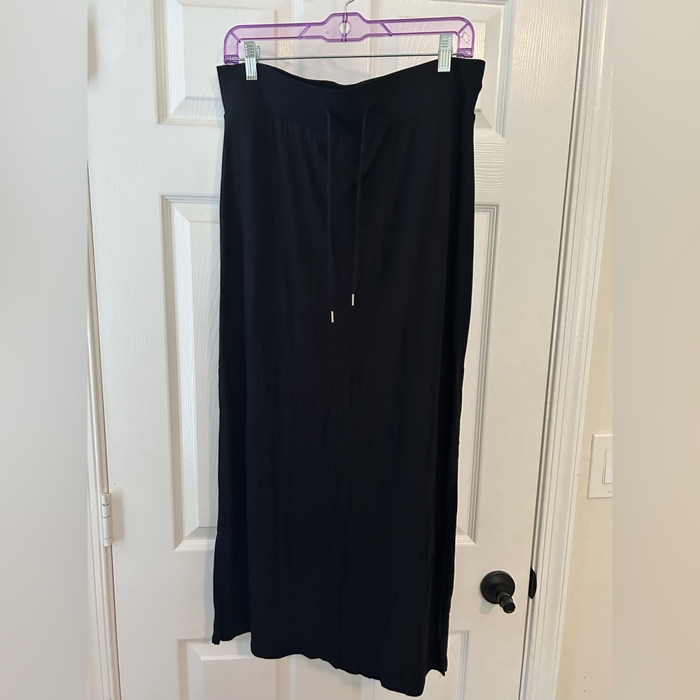 EUC black Ana Maxi skirt size Large
